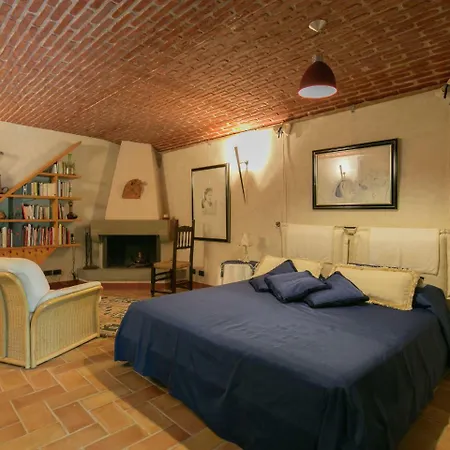 Spacious Holiday In With Pool